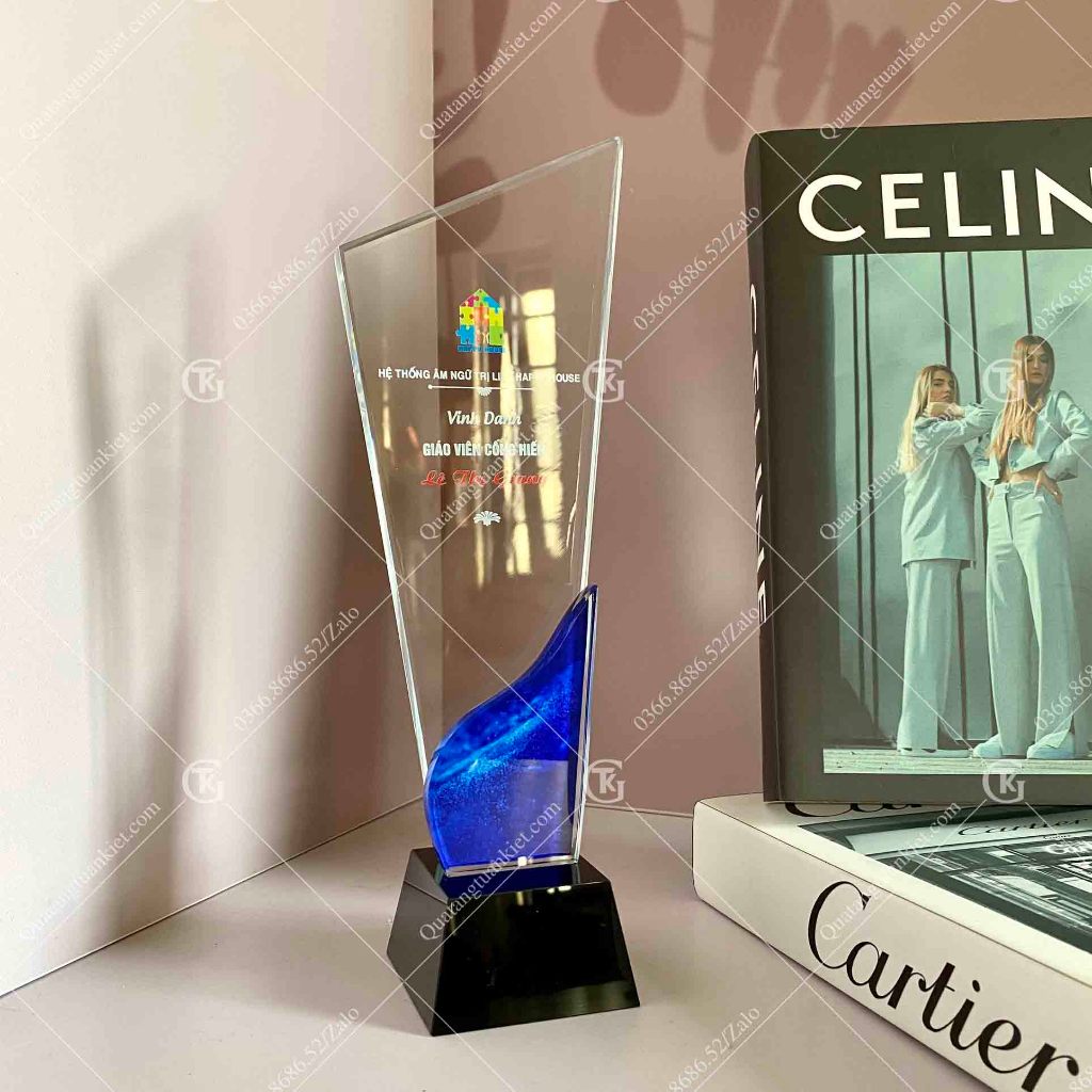 Cúp pha lê 2 thân đế đen