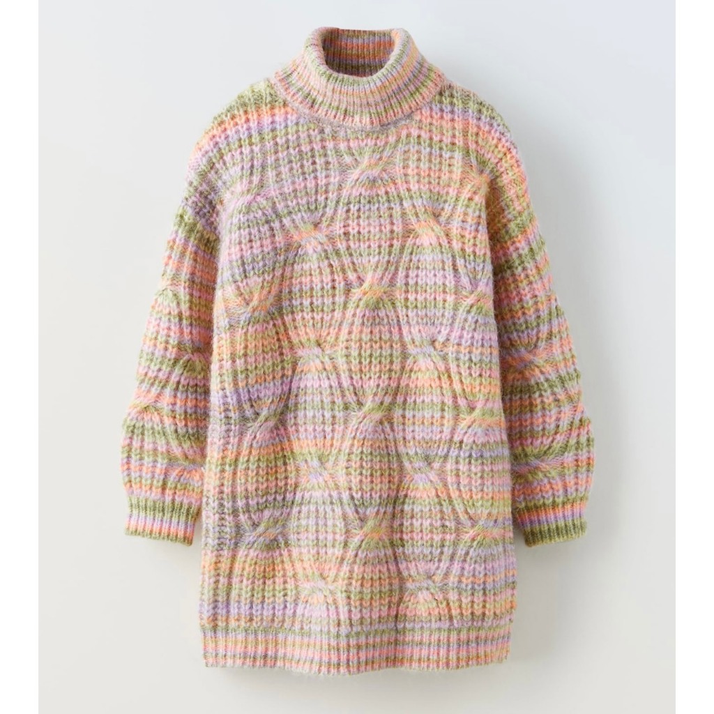 Áo len cao cổ dáng dài phối màu vặn thừng