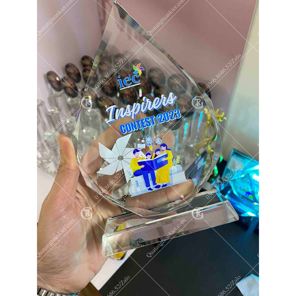 Cúp vinh danh pha lê k9 hình giọt nước