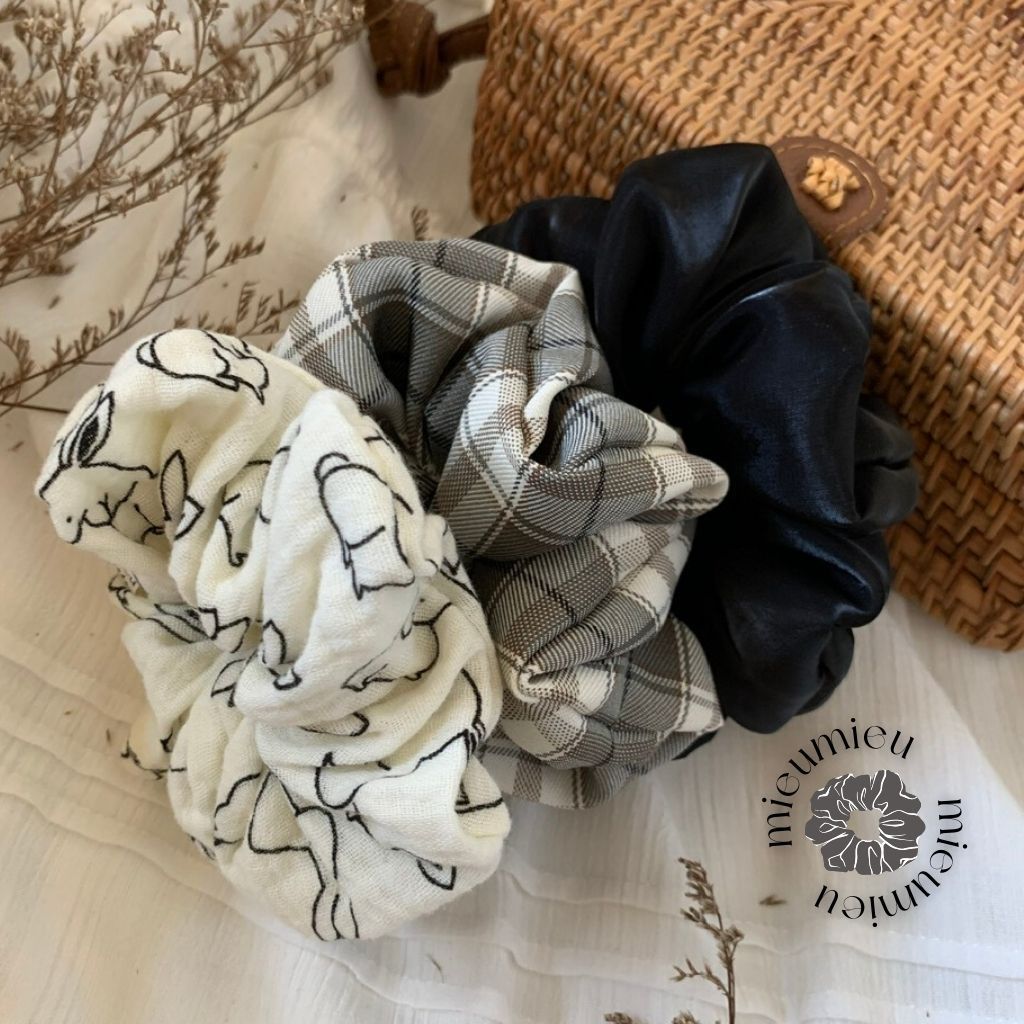 Cột tóc scrunchies handmade hoạ tiết hoa xinh xắn S1064