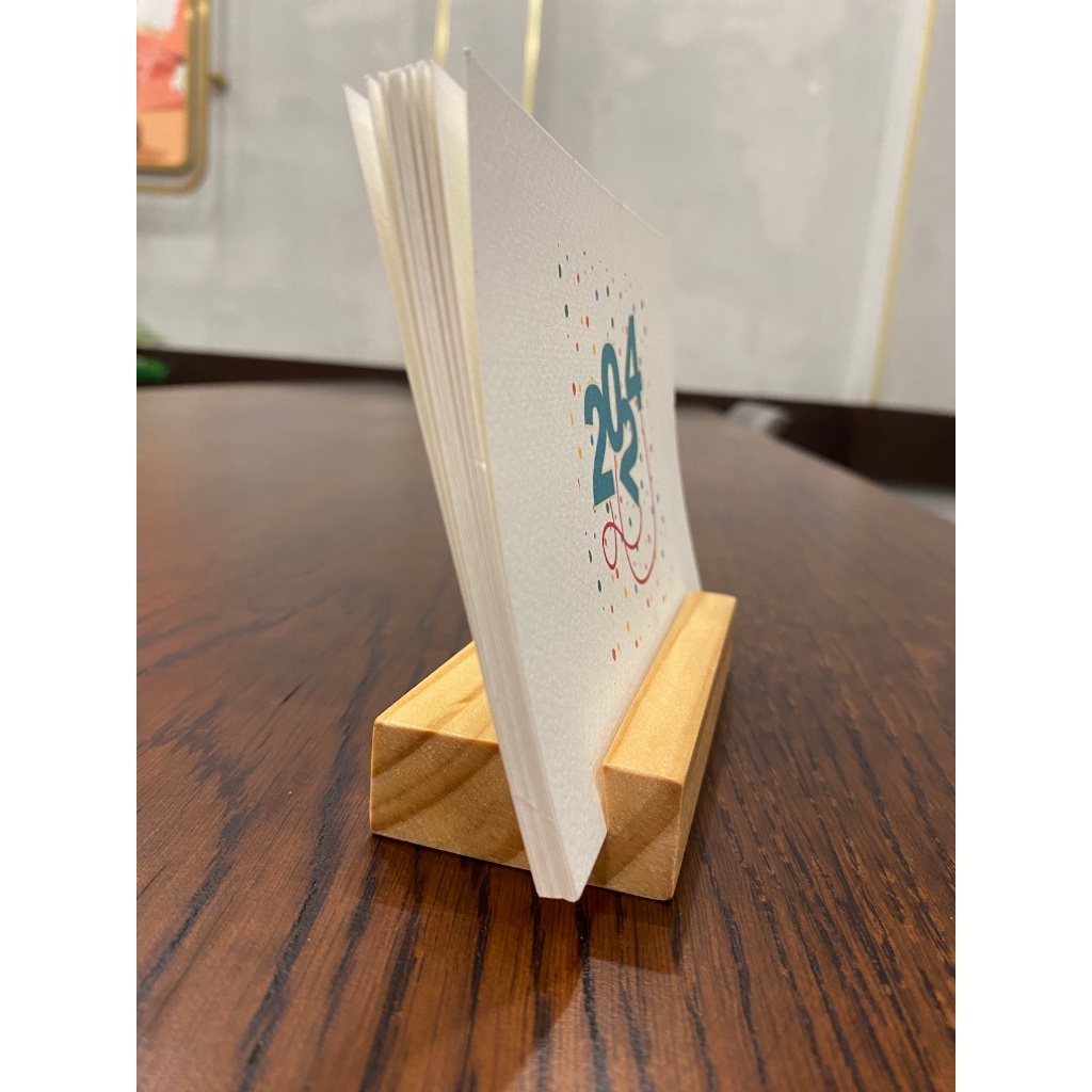 Lịch để bàn đế gỗ 2024 - shop Gỗ Xinh