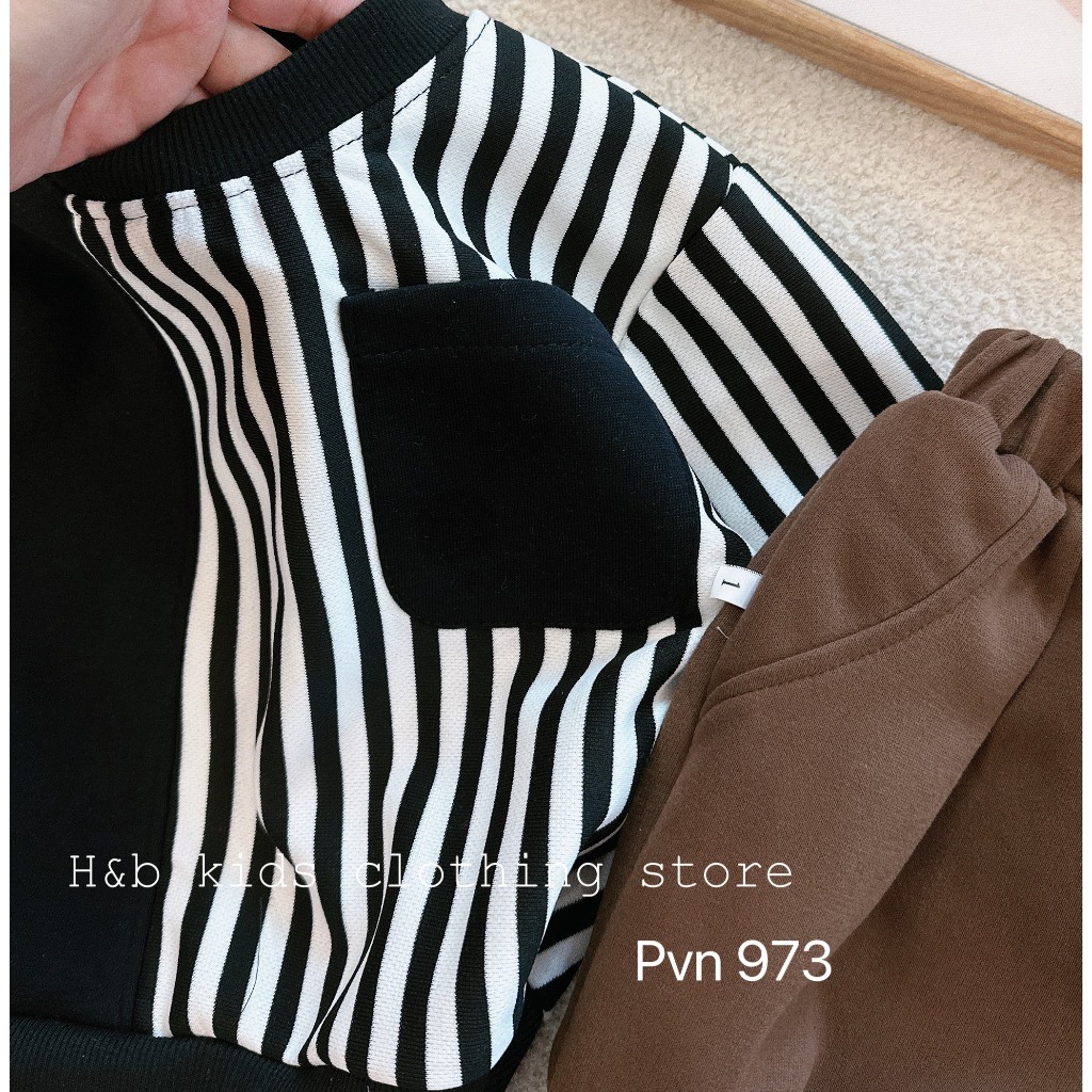 Set áo kẻ đứng đen quần bom nâu bé trai