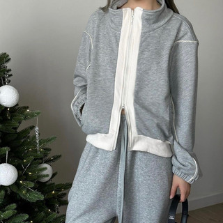 Áo khoác viền trắng