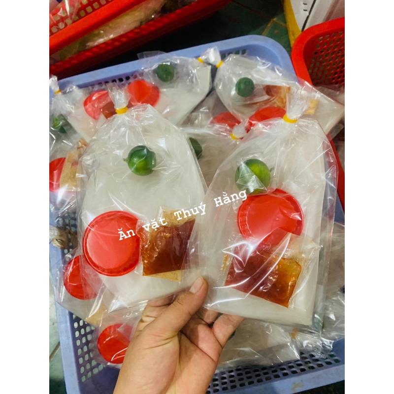 Bánh tráng chấm ớt rim