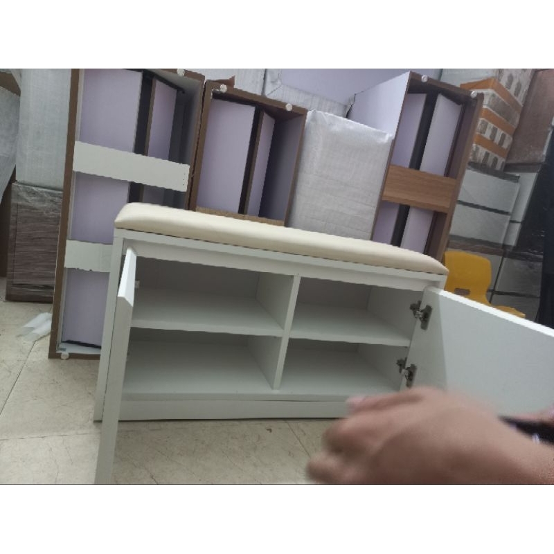 Tủ giày truyền thống kết hợp ghế ngồi da hàn quốc mẫu mới. kệ để đồ khu vui chơi trẻ em
