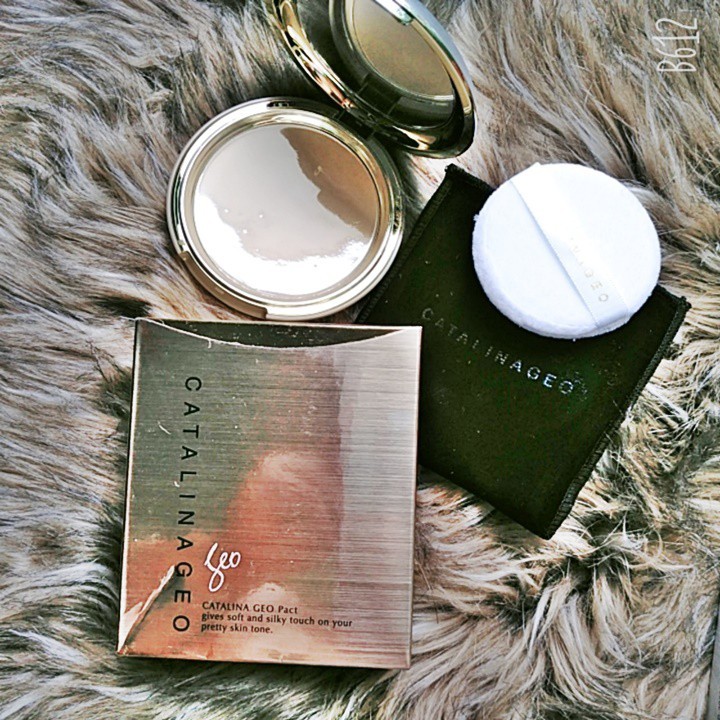 Phấn Phủ Geo Vàng Catalina Mịn Màng Không Trôi