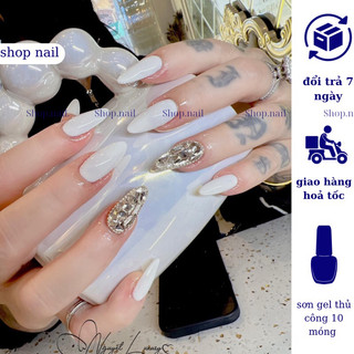 Nailbox thiết kế màu trắng tặng phụ kiện móng tay giả đính nơ dài