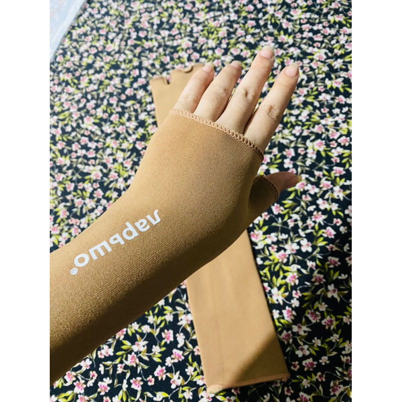 Ống tay lông cừu in logo xịn xò-găng tay