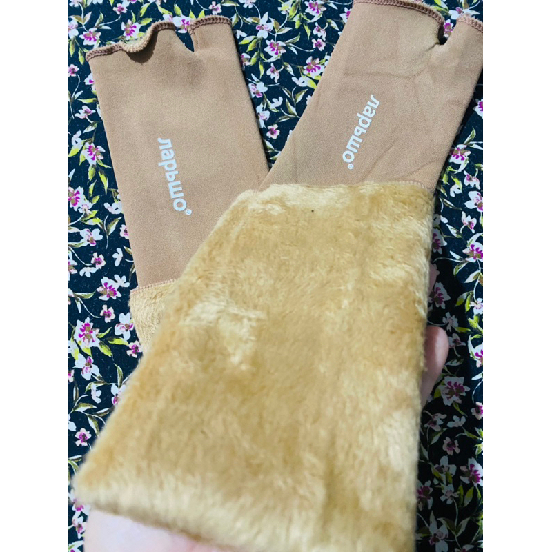 Ống tay lông cừu in logo xịn xò-găng tay