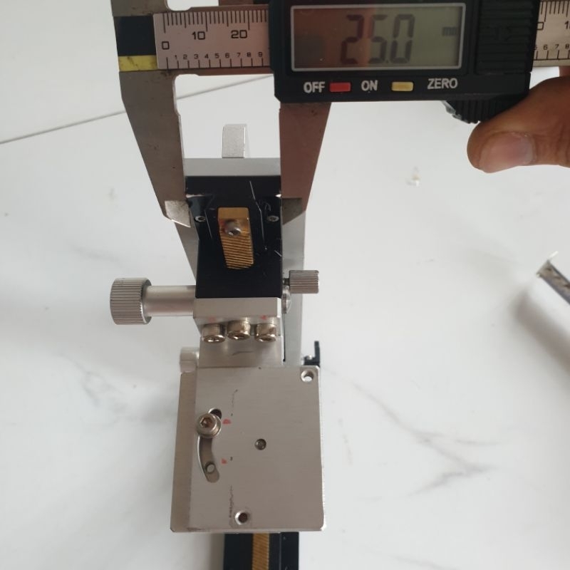 Bộ trượt mang cá 3 trục XZR QHDA kích thước 200x225mm có du xích 0.1mm tháo máy