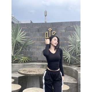 Áo tay dài cổ V nhún eo