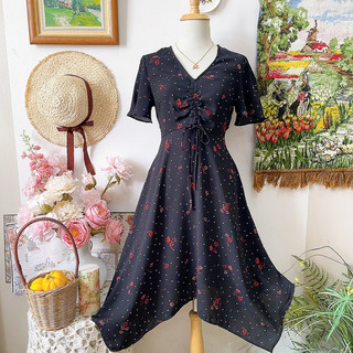 Đầm đen hoa chấm bi NewLook