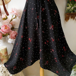 Đầm đen hoa chấm bi NewLook