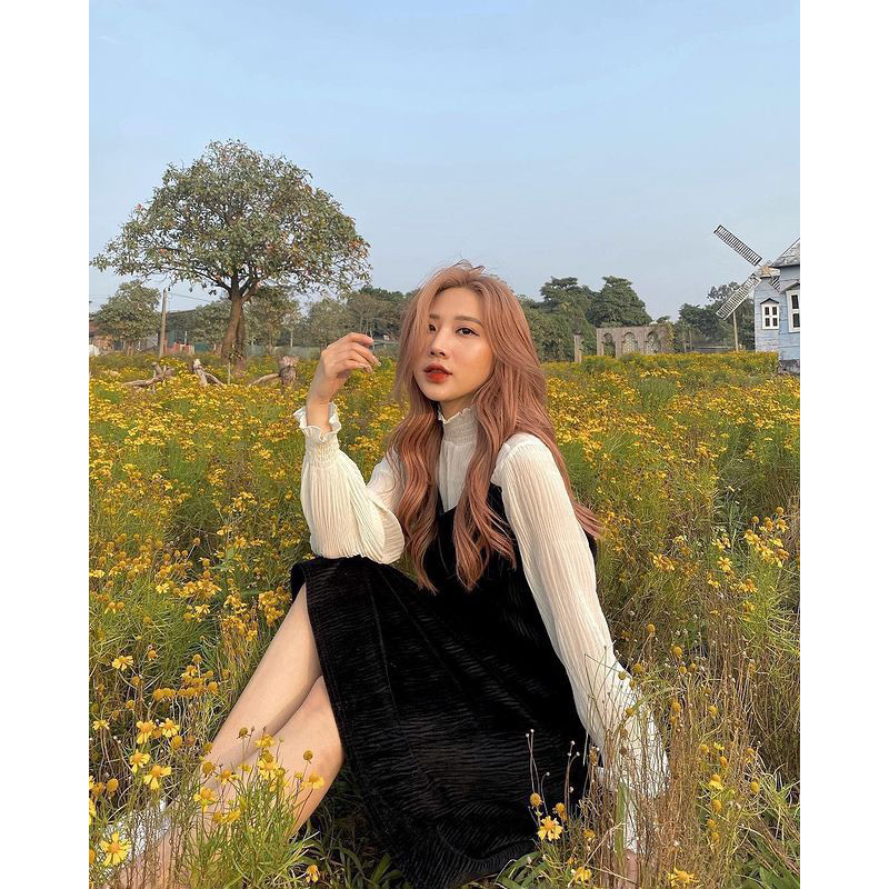 Set áo voăn nhăn cổ bèo tay bồng kèm váy 2 dây nhung xinh tiểu thư