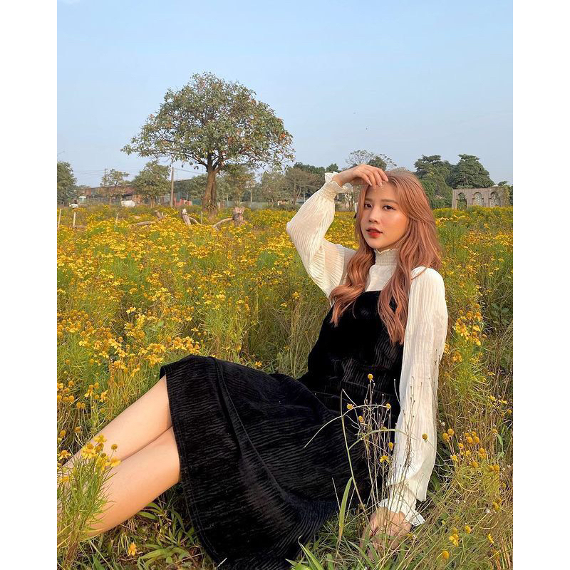 Set áo voăn nhăn cổ bèo tay bồng kèm váy 2 dây nhung xinh tiểu thư