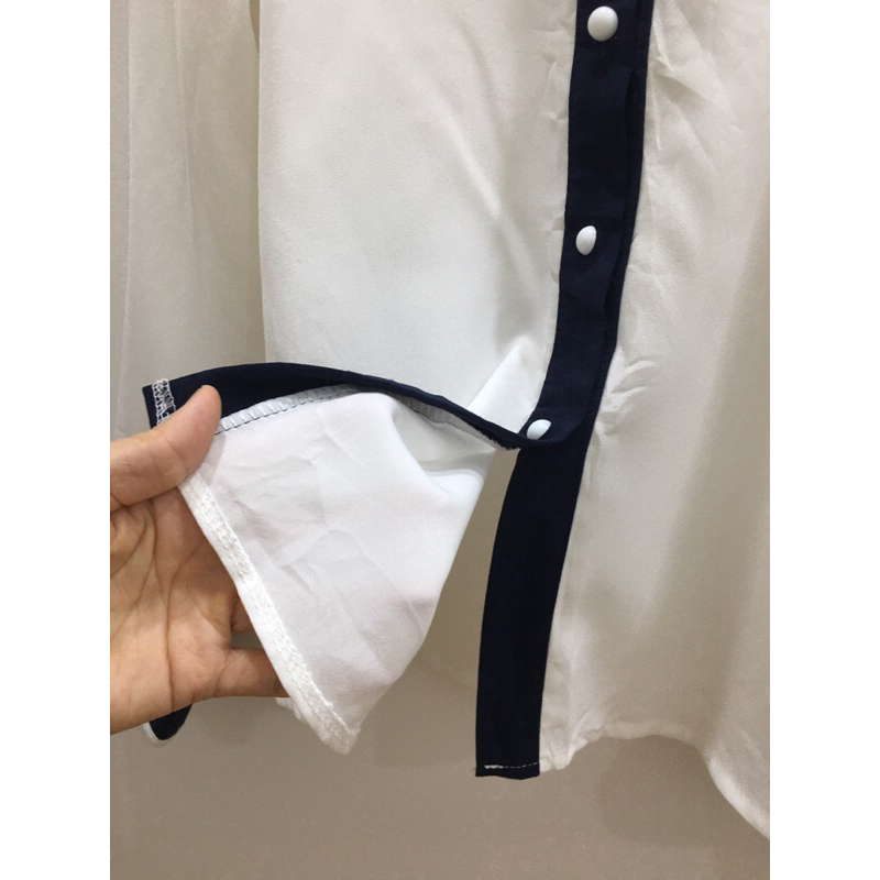 Áo sơ mi phối viền cổ bẻ