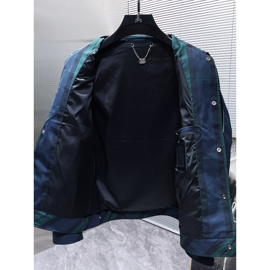 Áo khoác kiểu sơ mi nam dài tay kẻ sọc trang trí logo Valentino