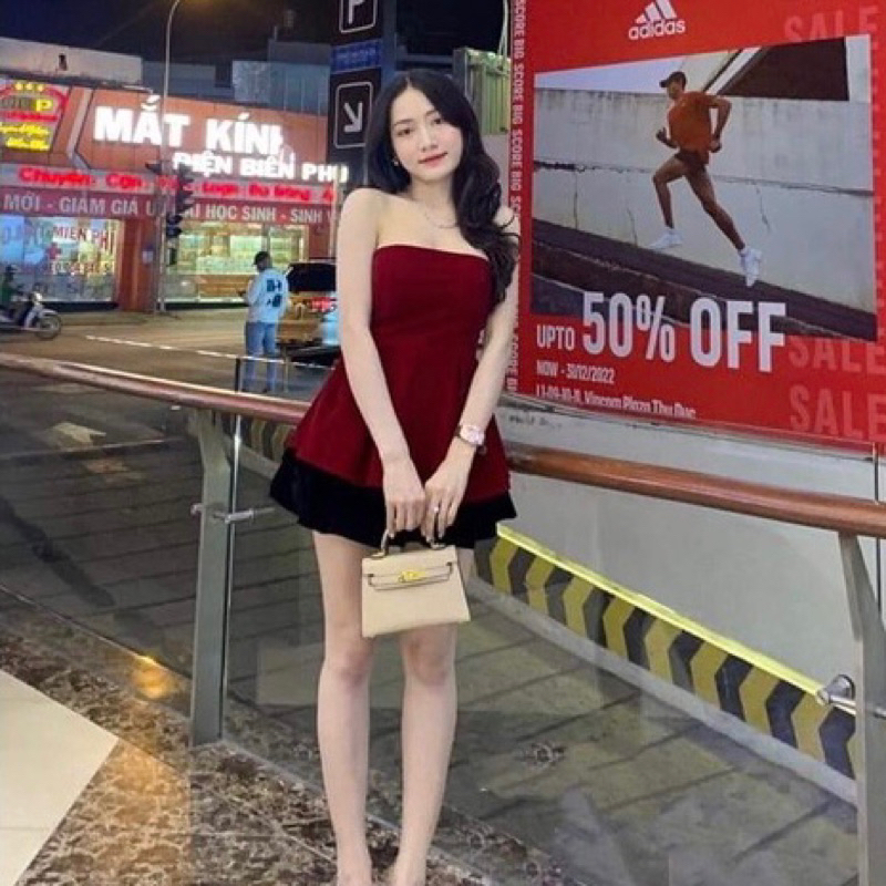 Áo ống nhung ,áo cúp ngực nhung dáng xoè với tone màu đen đỏ xinh xắn