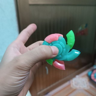 Con quay dạ quang thế hệ mới