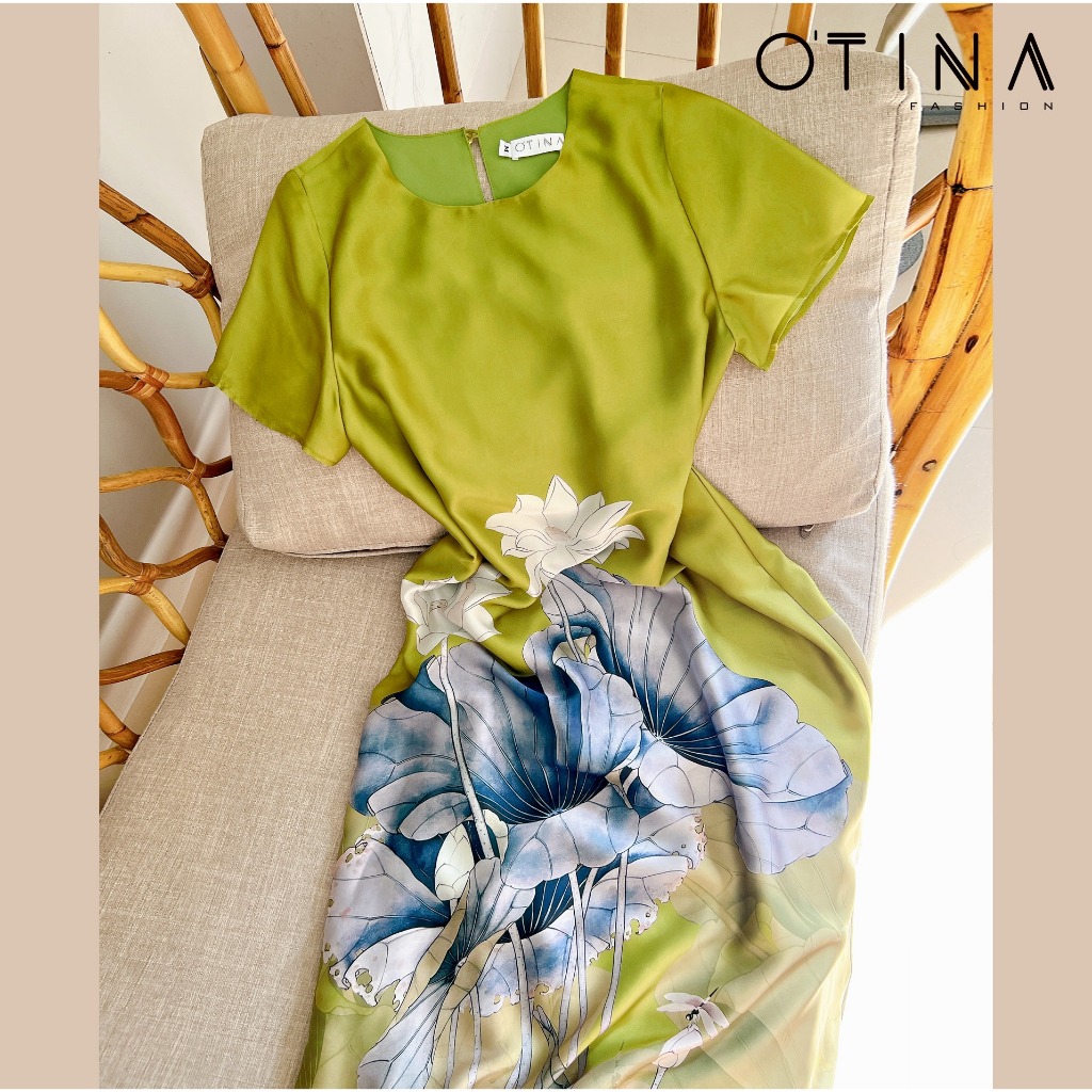 Đầm nữ thiết kế 𝐎𝐓𝐈𝐍𝐀 𝐅𝐀𝐒𝐇𝐈𝐎𝐍 đầm sen trắng nền cốm