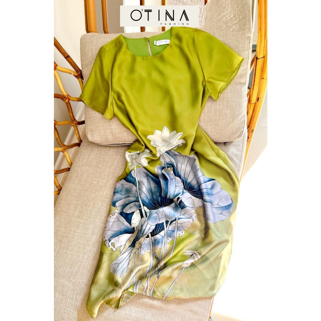 Đầm nữ thiết kế 𝐎𝐓𝐈𝐍𝐀 𝐅𝐀𝐒𝐇𝐈𝐎𝐍 đầm sen trắng nền cốm