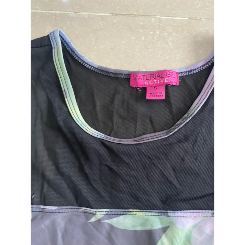 Áo thể thao bé,bơi,tập..lỗi nhỏ