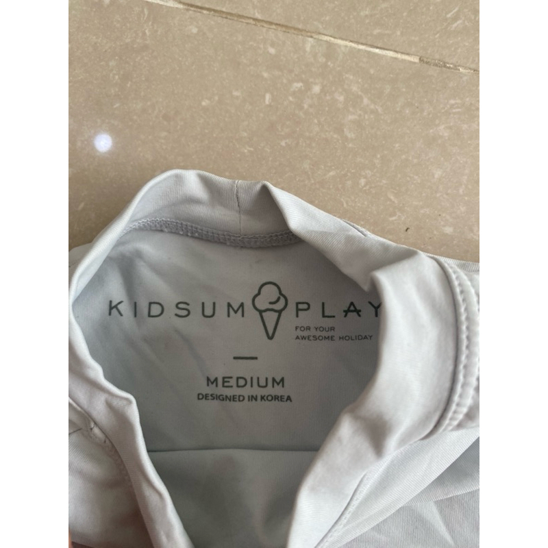 Áo thể thao bé,bơi,tập..lỗi nhỏ