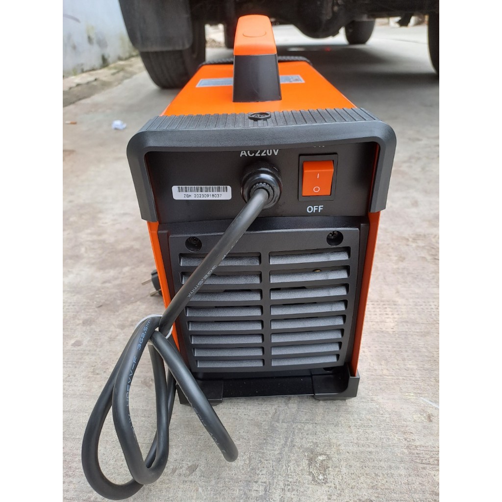 Máy hanf chuyên que 3,2mm,LINCO COLNZONTER-Máy nặng 4,5kg ,bảo hành 18 tháng -kèm kính hàn và que hàn