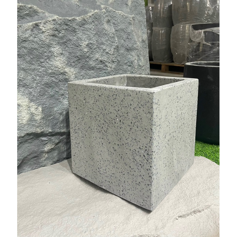 Chậu vuông xi măng nhẹ