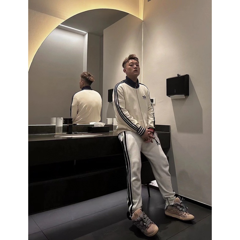 Áo Khoác  Adidas X Gucci Thêu Logo- Áo Khoác Chất Dày Dặn Cao Cấp HOT TREND KMG Fashion