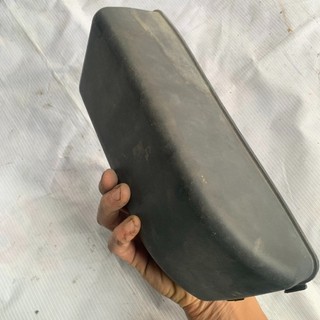 Nắp đậy bình ắc quy piagio Fly nhập