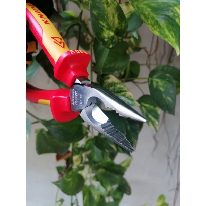 Kìm Đa Năng Mũi Thon 185mm Cách Điện 1000 Volt Knipex 08 26 185