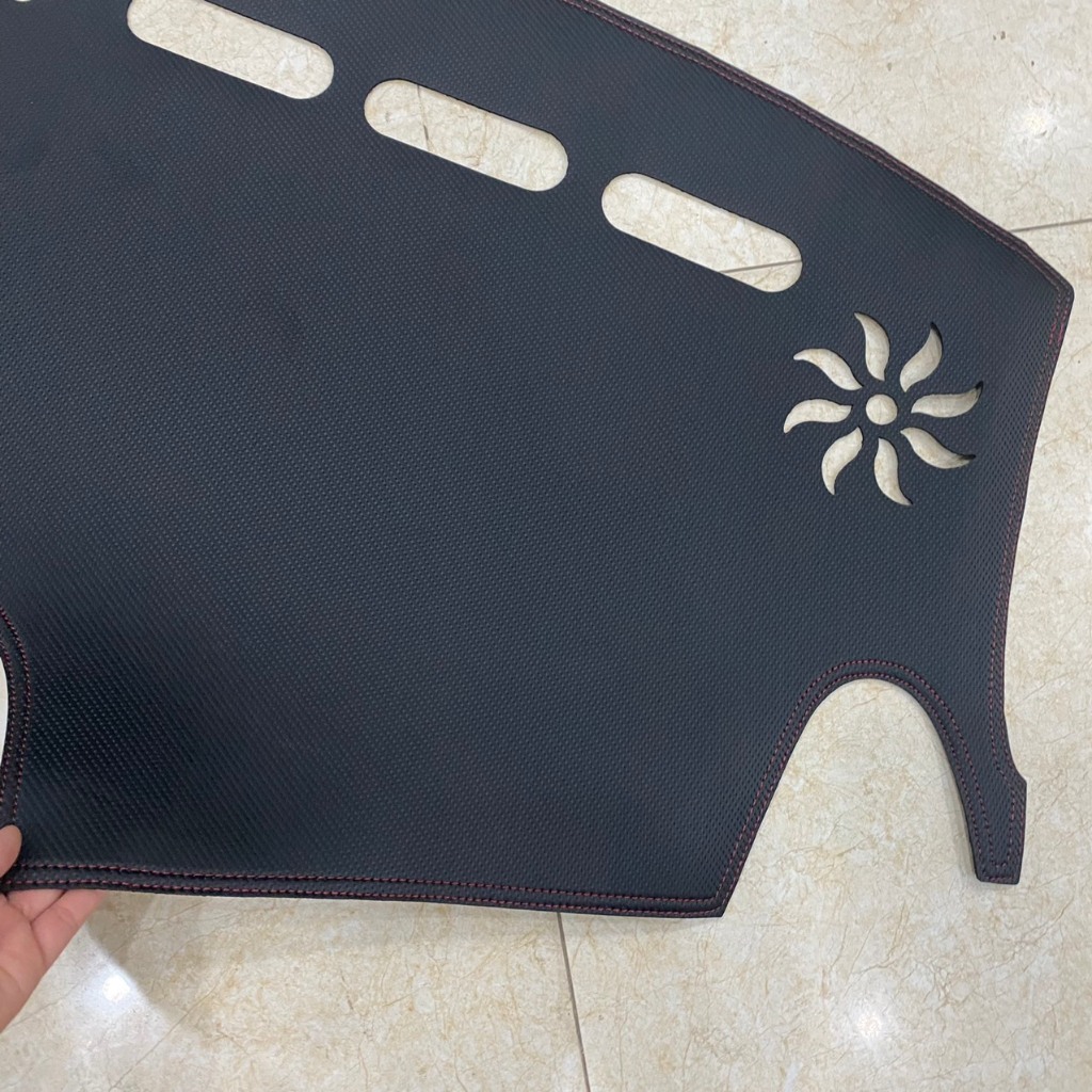 Thảm taplo da carbon Hyundai Custin 2023 2024 màu đen, che nắng chống bụi cho taplo xe