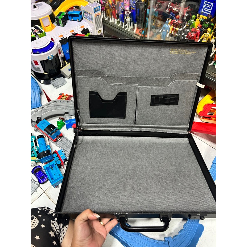 Vali CATAP Kim loại Metom Size: 50x35cm