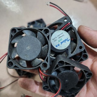 Quạt tản nhiệt 5v - 12v 4cm / 4cm x 4cm cũ tháo máy