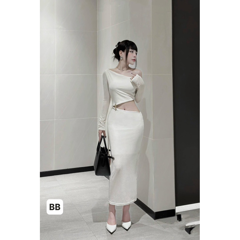 Đầm body dáng dài khoét eo kèm tag