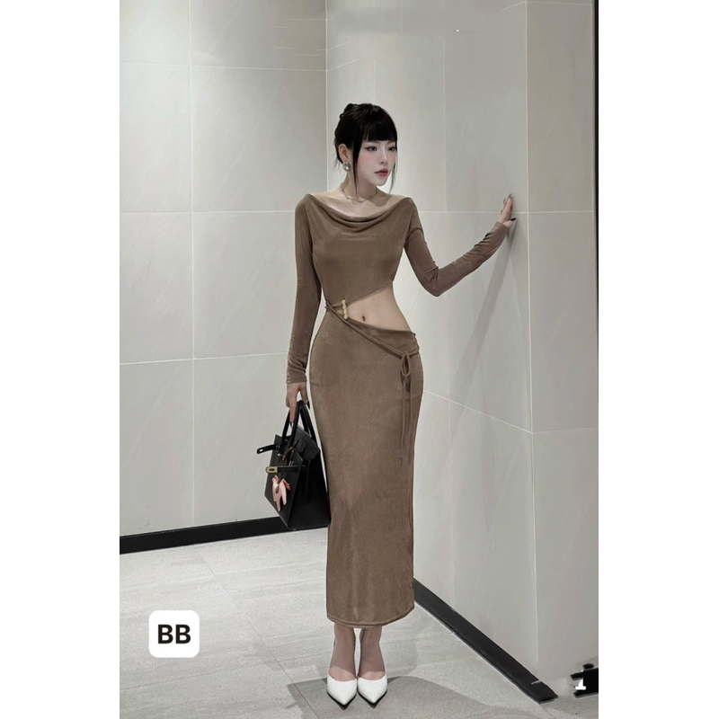 Đầm body dáng dài khoét eo kèm tag