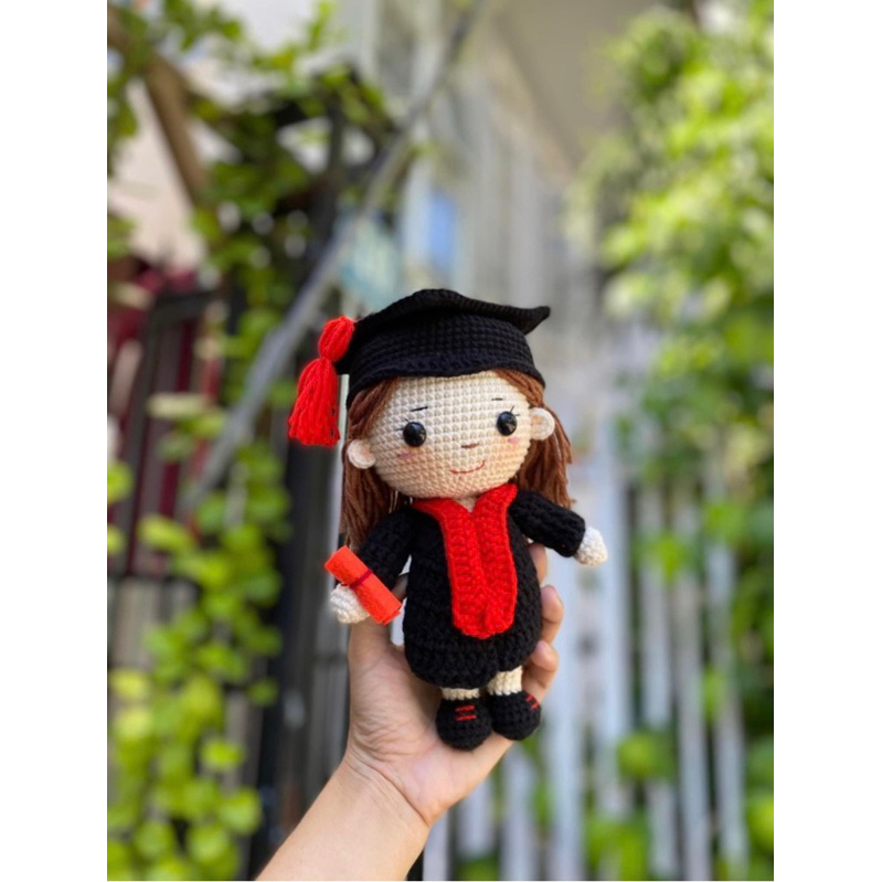 Búp bê tốt nghiệp móc len