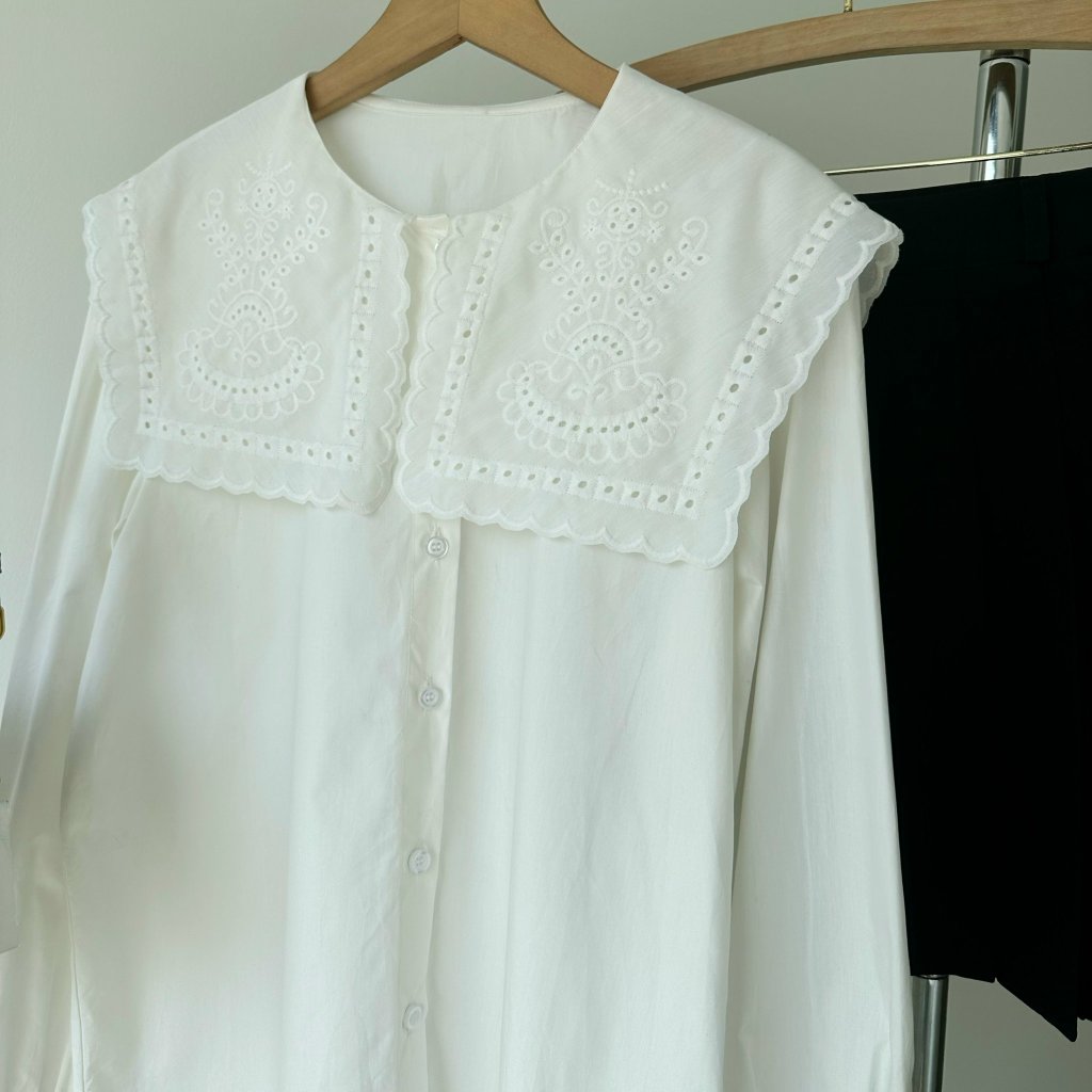 Áo sơ mi cổ vuông thêu họa tiết , The Peace