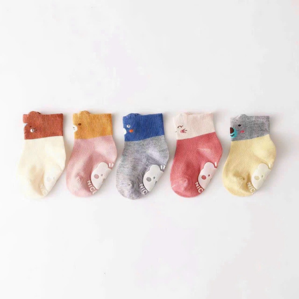 Set 5 đôi tất nỉ Baby Socks có đế chống trượt cho bé