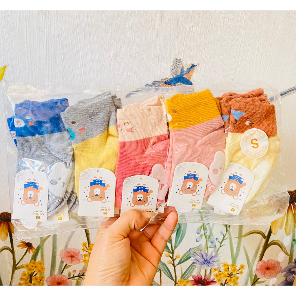 Set 5 đôi tất nỉ Baby Socks có đế chống trượt cho bé