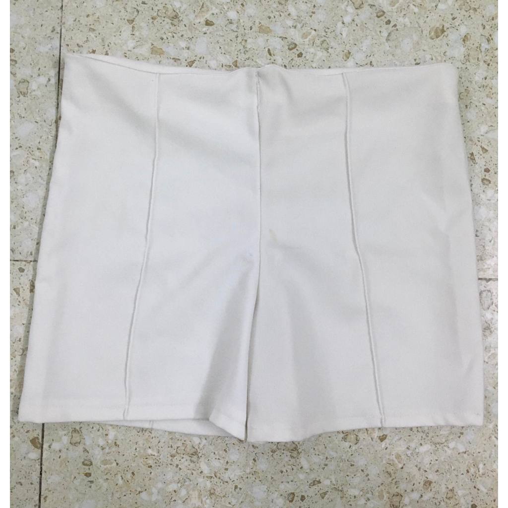Quần đùi trắng