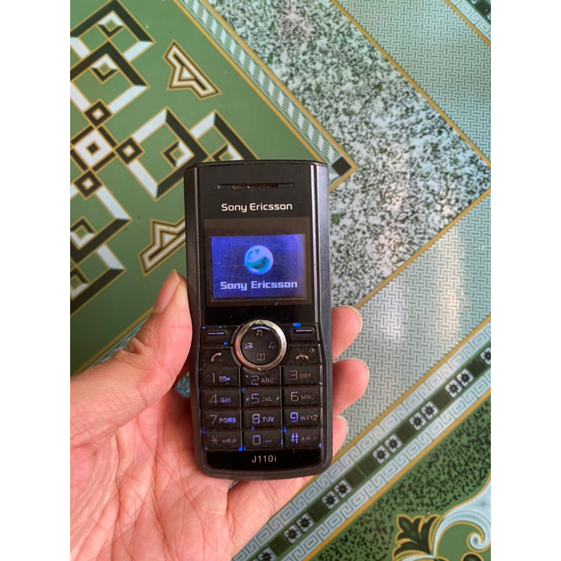 Xác điện thoại Sony Ericsson J110i liệt vài phím