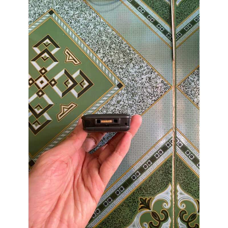 Xác điện thoại Sony Ericsson J110i liệt vài phím