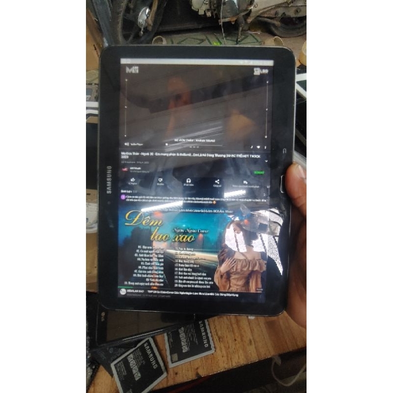 Máy tính bảng galaxy tab 4 . 10.1inch máy màu sắc đẹp.