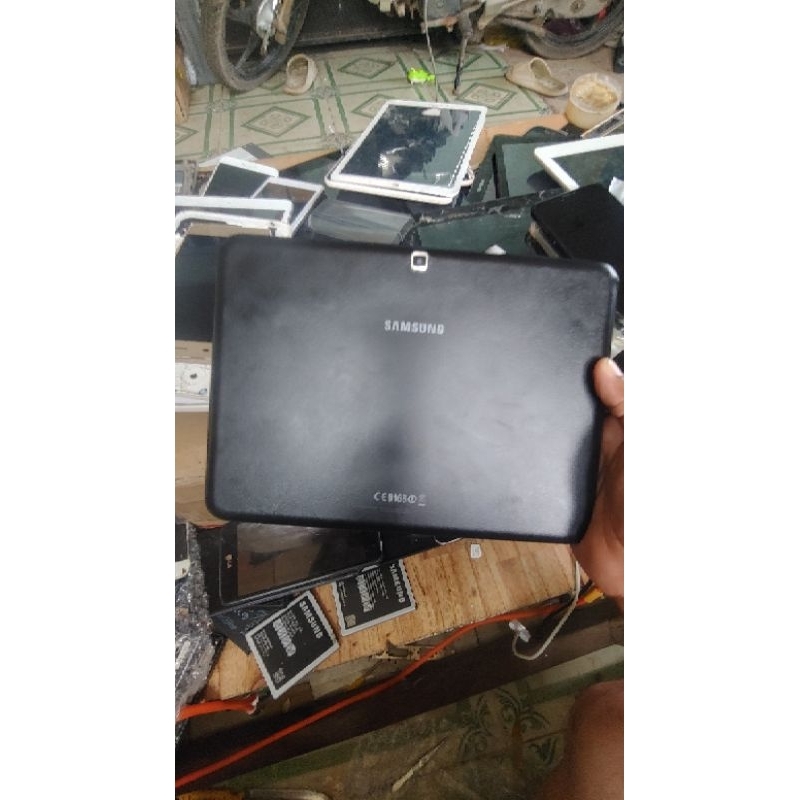 Máy tính bảng galaxy tab 4 . 10.1inch máy màu sắc đẹp.