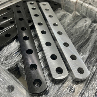 Pas treo pô dày 8li chất liệu nhôm cnc mẫu nhiều lỗ dùng chế treo pô được nhiều dòng xe dể lắp ráp dể sử dụng