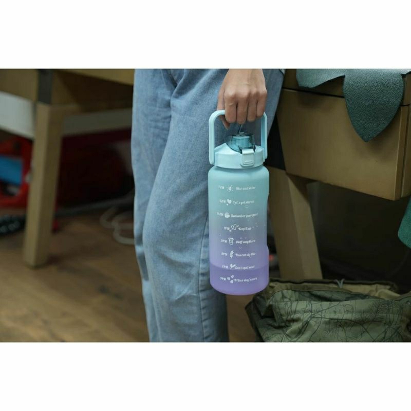 Bình nước 2 lít màu đẹp, tặng ticker, có quai xách tiện lợi