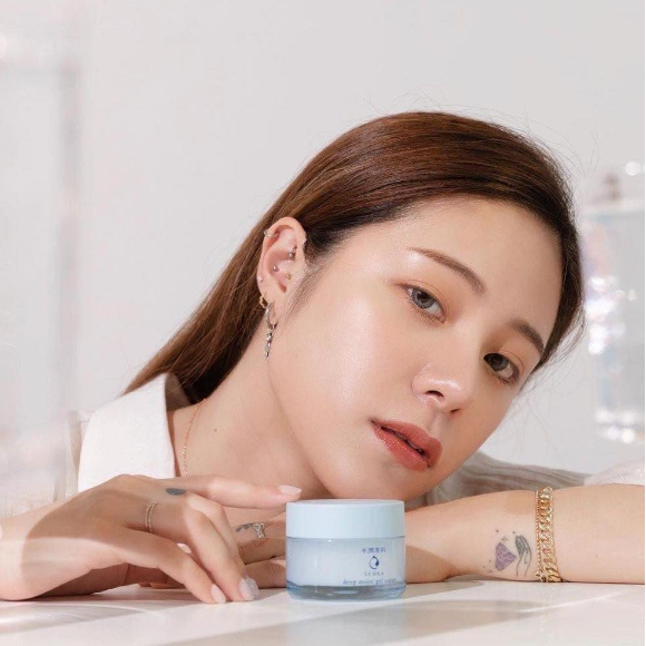 Kem Dưỡng và Mặt Nạ Ngủ Cấp Ẩm Chuyên Sâu Senka Deep Moist Cream