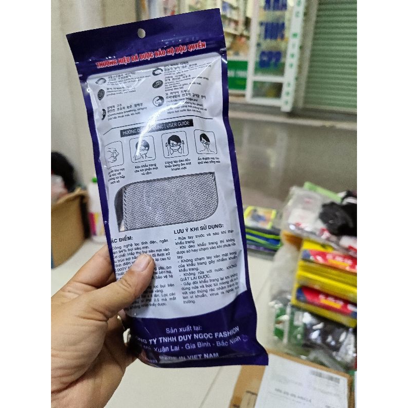 Khẩu trang con cá đủ màu